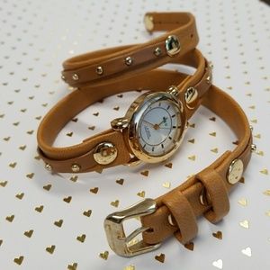 La Mer Special Edition Wrap Around Stud Watch